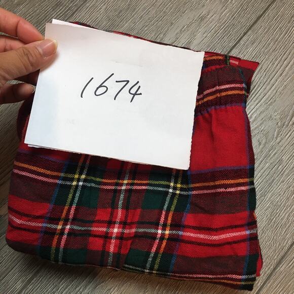 Old Navy Match the Fam red plaid pajamas size medium - Picture 9 of 9